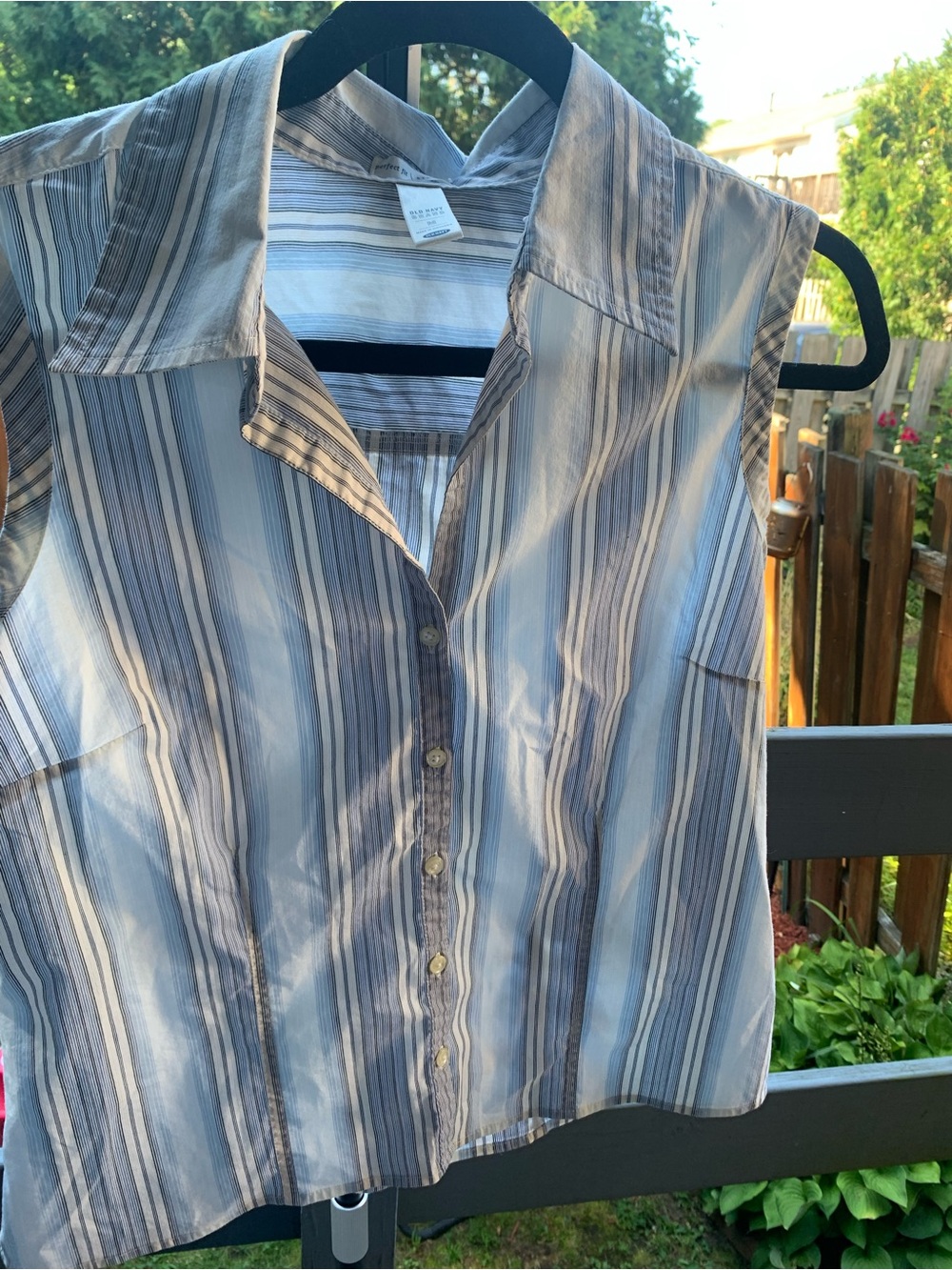 Old Navy Striped Sleeveless Button-Down in Blue and Gray